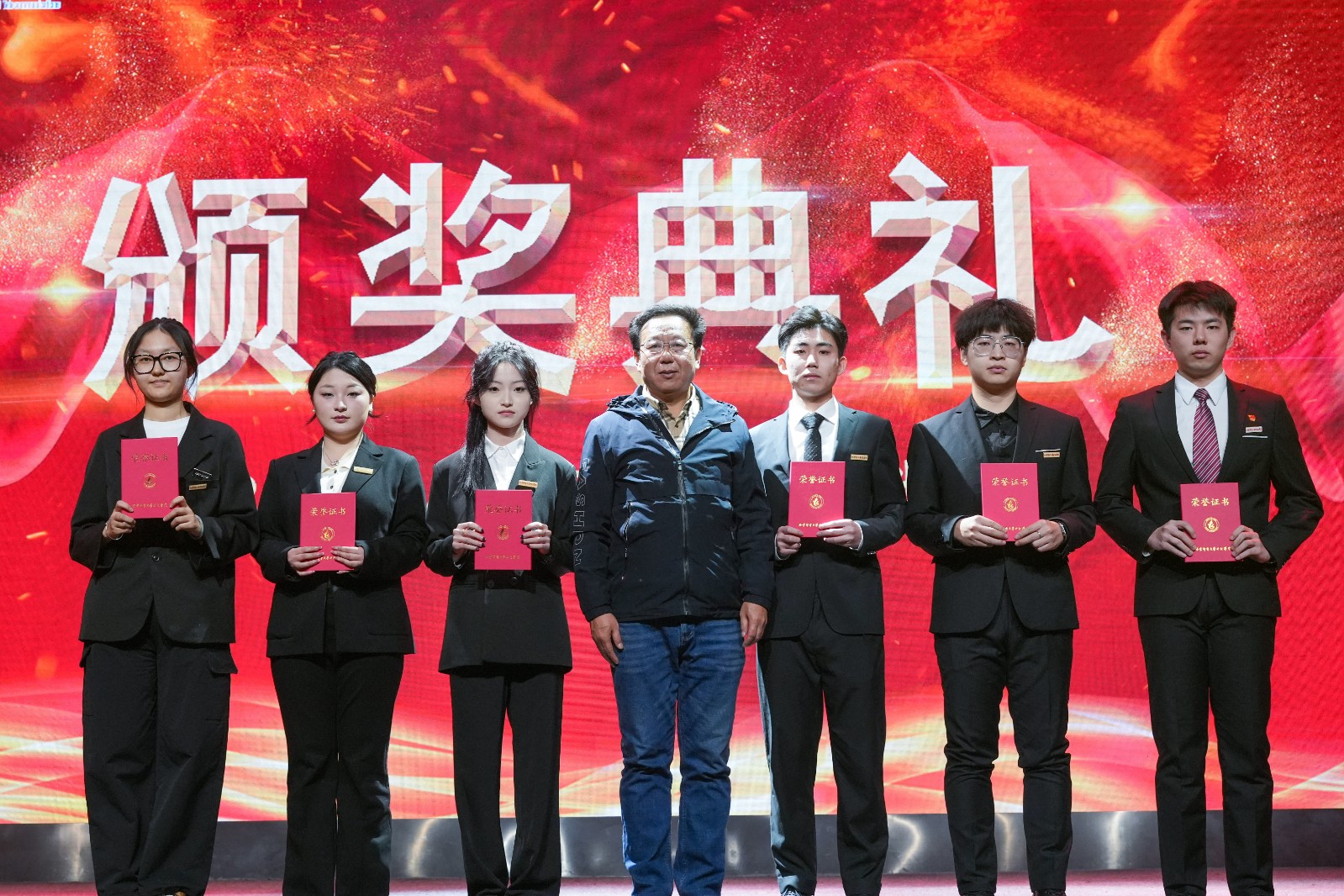 优秀学生干部.jpg 优秀学生干部.jpg