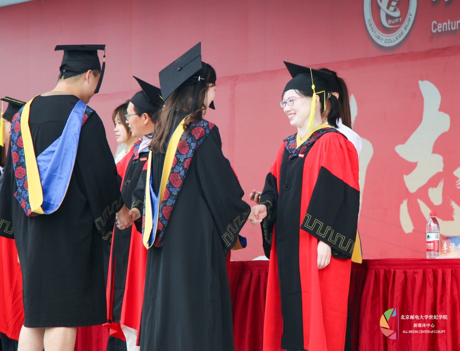 学位授予.jpg 学位授予.jpg